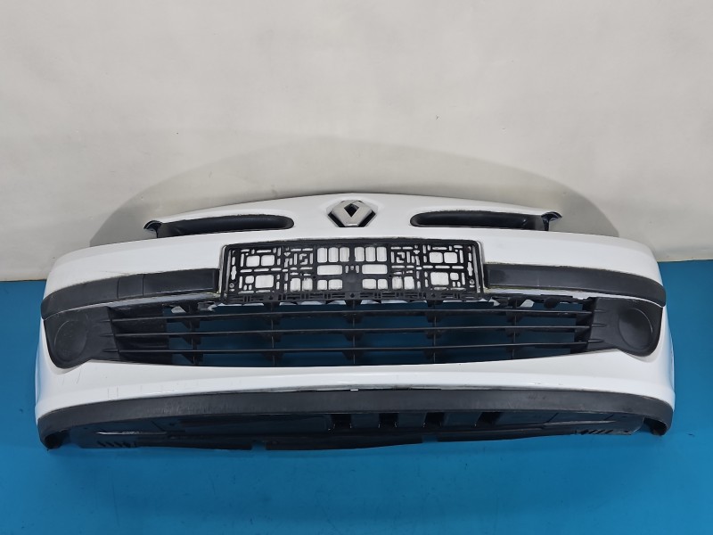 Zderzak przód przedni Renault Clio III DV369