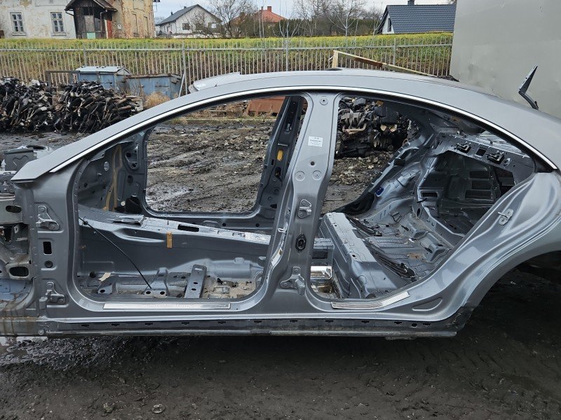 Próg lewy SŁUPEK ŚRODKOWY Próg lewy SŁUPEK ŚRODKOWY