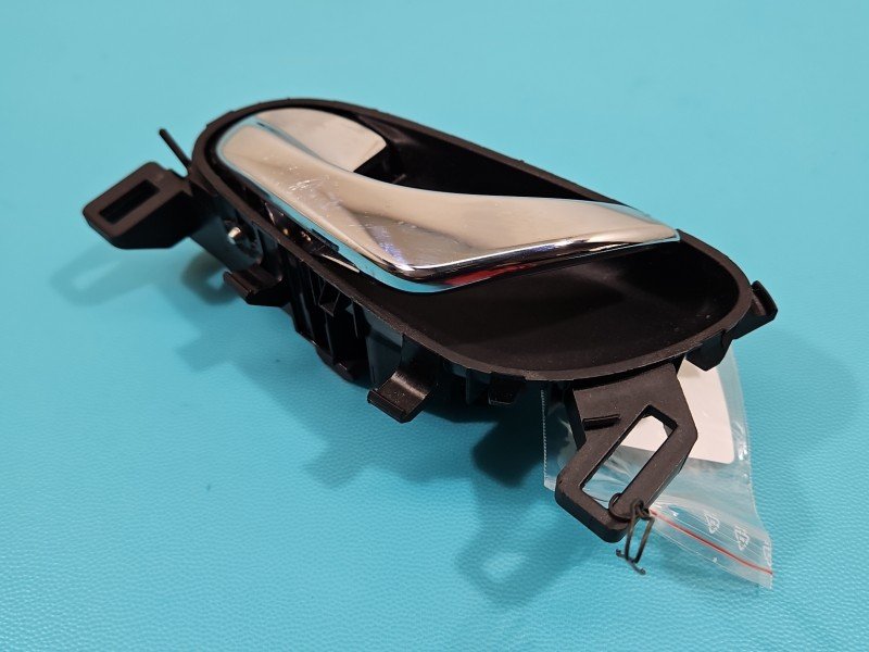 Klamka wewnętrzna przód lewa Nissan Qashqai II J11 13-21 80671-4EA