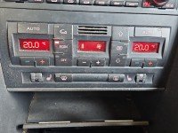 Konsola panel nawiewu Audi A4 B7 8E0820043AK