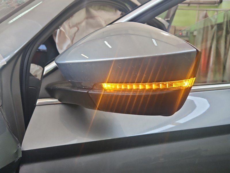 Lusterko lewe pin Skoda Karoq HB srebrny LF7M/2C2C 5d europa Lusterko lewe pin Skoda Karoq HB srebrny LF7M/2C2C 5d europa
