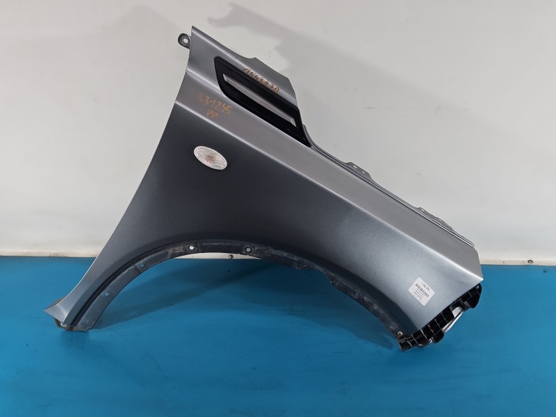 Błotnik przód prawy Suzuki Vitara II 2015- srebrny zcd. C03