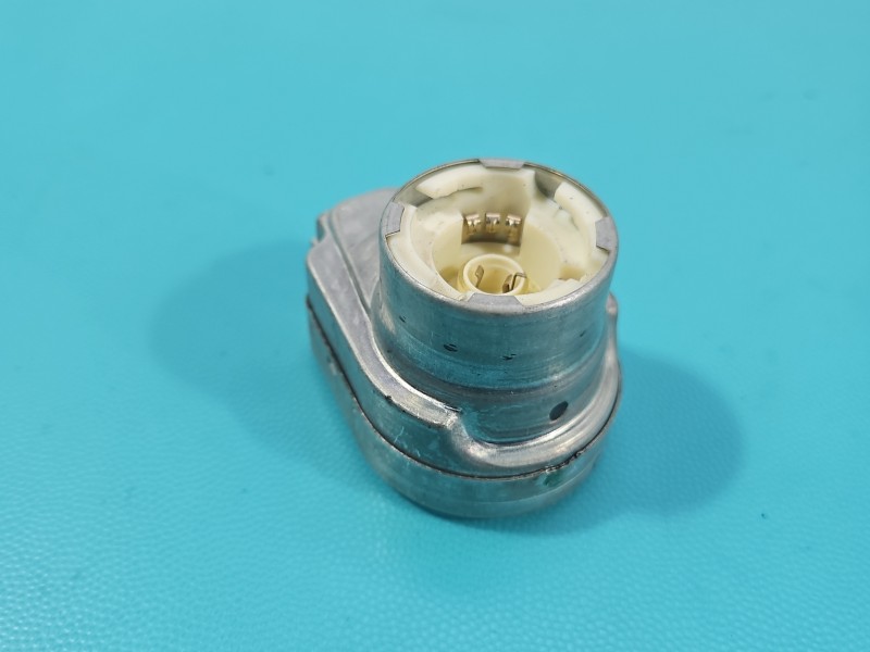 ŻARNIK STARTER ZAPŁONNIK CEWKA XENON P452944Volvo XC90 I 02-
