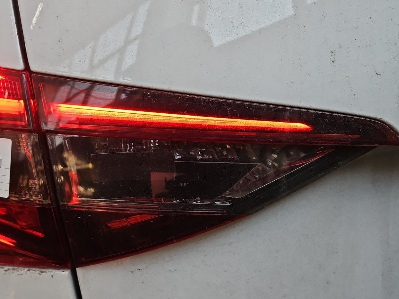 Lampa tył lewa Skoda Superb III kombi Lampa tył lewa Skoda Superb III kombi