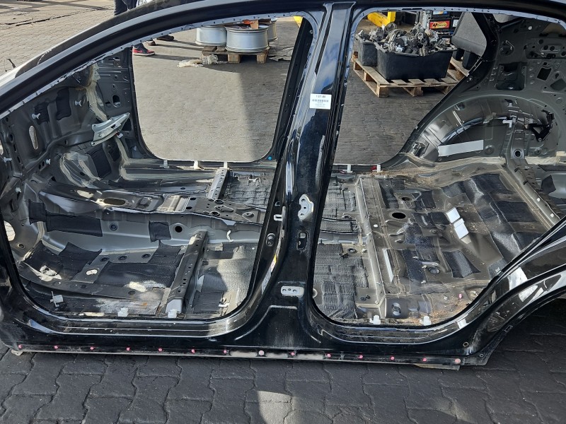 Próg lewy SŁUPEK ŚRODKOWY B LEXUS NX I 14-21 HB 5d 217