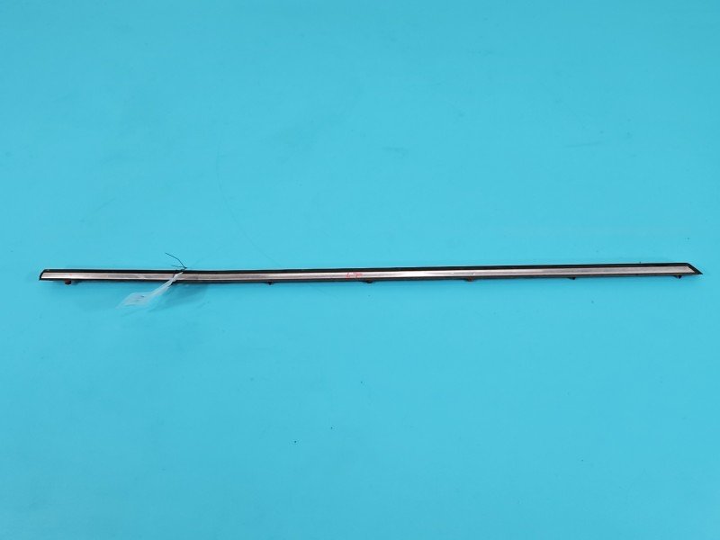 Listwa drzwi tył lewa Mercedes 123