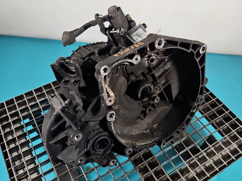 Skrzynia biegów Opel Astra III H 1.9 cdti