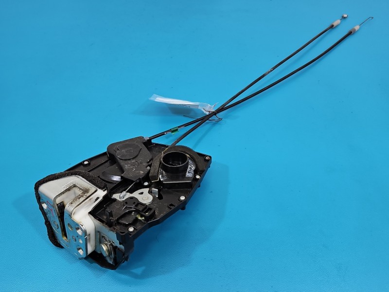 Zamek tył lewy Suzuki Swift Mk6 3pin.