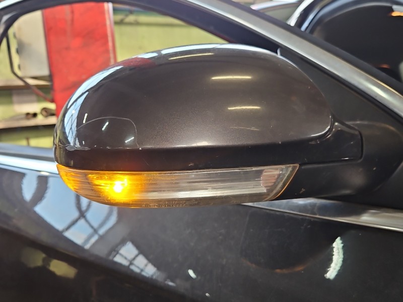 Lusterko prawe Vw Passat B6 LC8Z 6pin/ EUROPA/ LAKIER: LC8Z / rysy europa