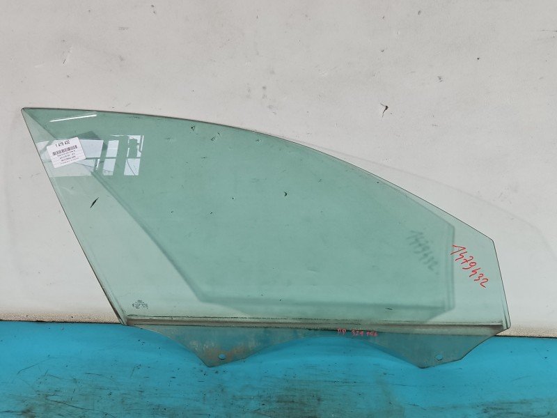 Szyba drzwi przód prawa AUDI A4 B8 kombi