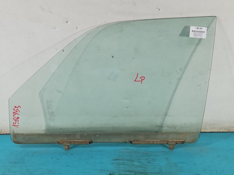Szyba drzwi przód lewa Mitsubishi L200 HB