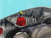 Lampa tył lewa Peugeot, Uszkodzone mocowanie wkładu, pęknięcie przy żarówce, valeo Peugeot 407 sedan