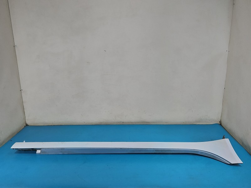 Listwa progowa prawa PRÓG NAKŁADKA Jaguar XE X760