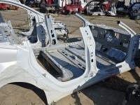 Próg prawy SŁUPEK ŚRODKOWY B Tesla Model 3 17- sedan 4d biały PPSW