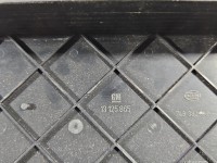 Skrzynka bezpieczników Opel Astra III H 13206751