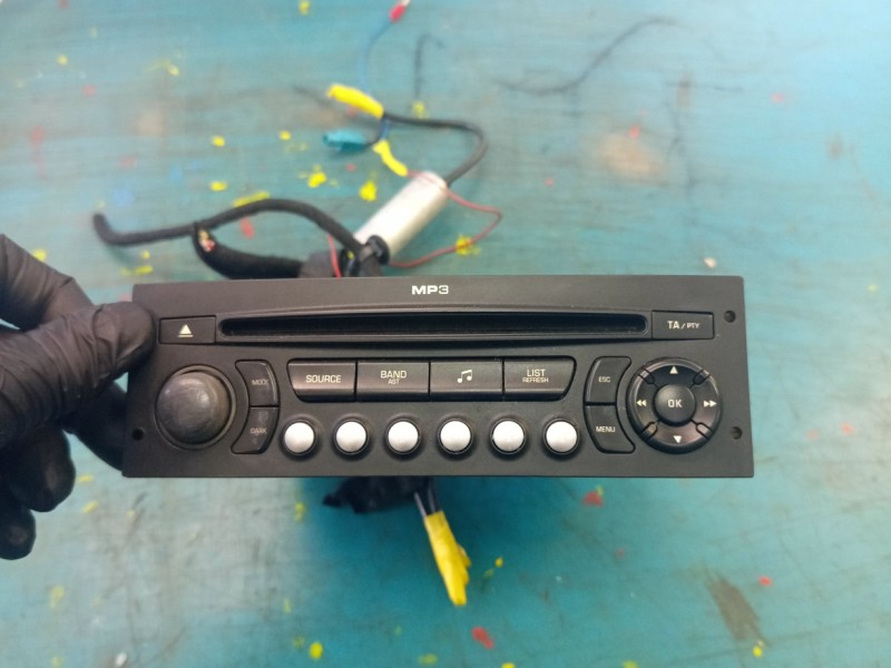 Radio fabryczne Peugeot 207 96643699XT radioodtwarzacz