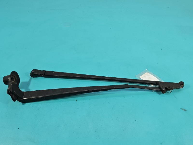 Ramie wycieraczki lewe Toyota Yaris III