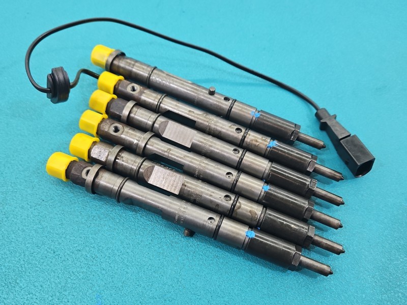 Wtryskiwacz Audi A6 C5 2.5 tdi 0432133793, 059130202F