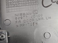 Tapicerka drzwi przód lewa boczek kierowcy Nissan Qashqai I J10 06-13 80977-JD100