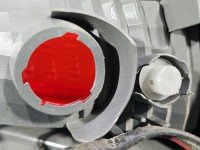 Lampa tył prawa Producent części: Honda, Pęknięcia na kloszu / 06-11 4 OTWORY NA ŻARÓWKI HONDA CR-V III 06- HB