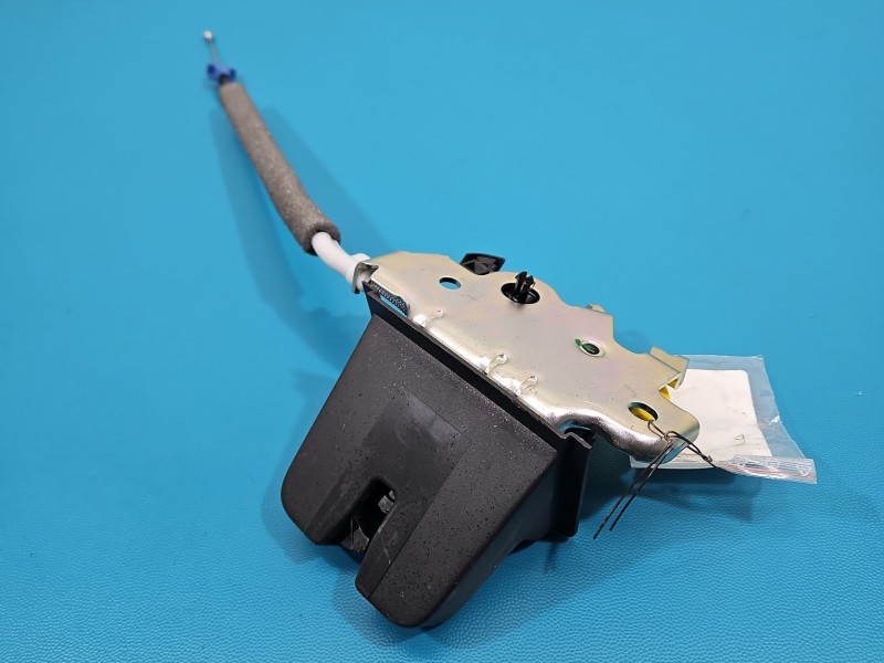 Zamek klapy tył 5E7827520, 81A827506A Skoda Octavia IV kombi