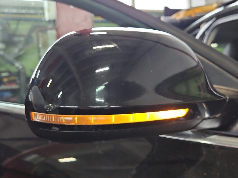 Lusterko prawe AUDI A4 B8 LY9B europa