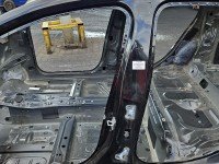 Próg lewy SŁUPEK ŚRODKOWY B Infiniti Q30 HB 5d czarny GAC