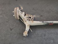 Tylna belka oś tył Toyota Yaris III 1.3 vvti