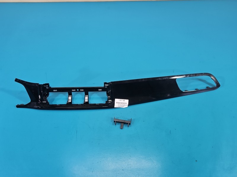 Listwa dekor deski Vw T-Roc 2GA858036 Europejska, Urwane jedno mocowanie