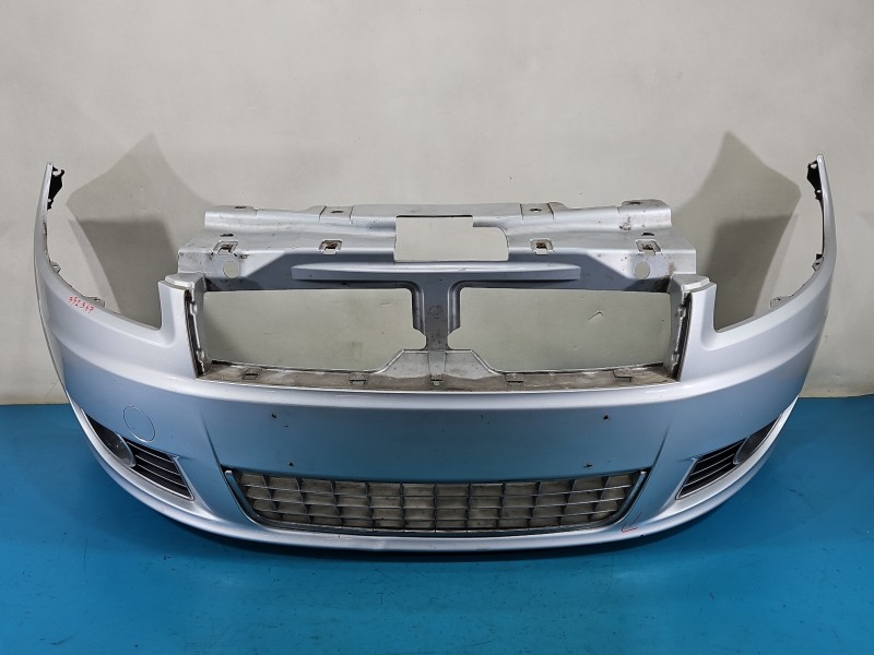 Zderzak przód przedni Fiat Linea 612