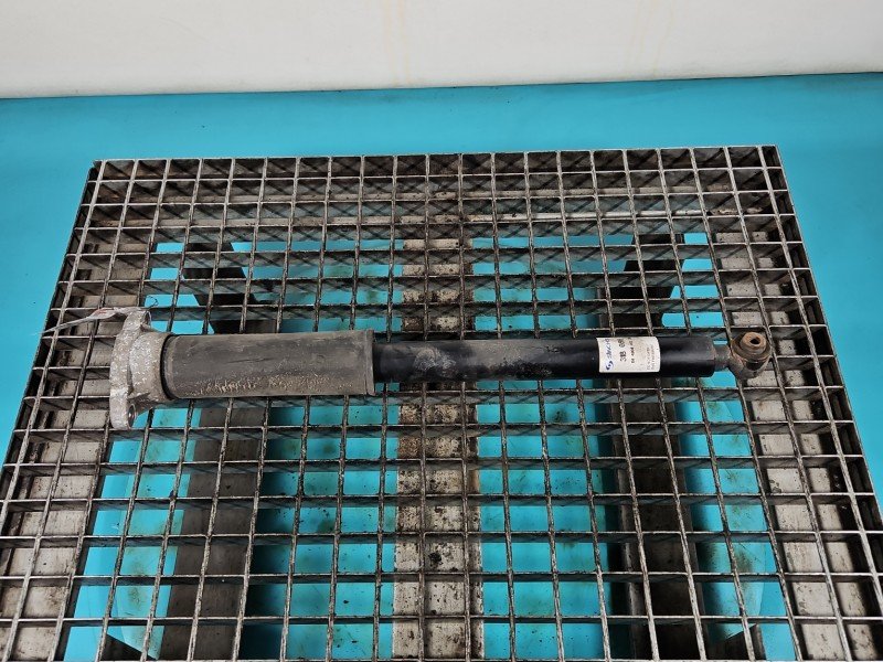 Amortyzator tył lewy Mercedes W205 sedan tylny Amortyzator tył lewy Mercedes W205 sedan tylny