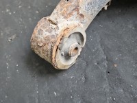 Tylna belka oś tył Toyota Yaris II 1.0 vvti