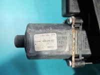 Podnośnik przód prawy Opel Astra IV J 13350759, 20951582 5d HB