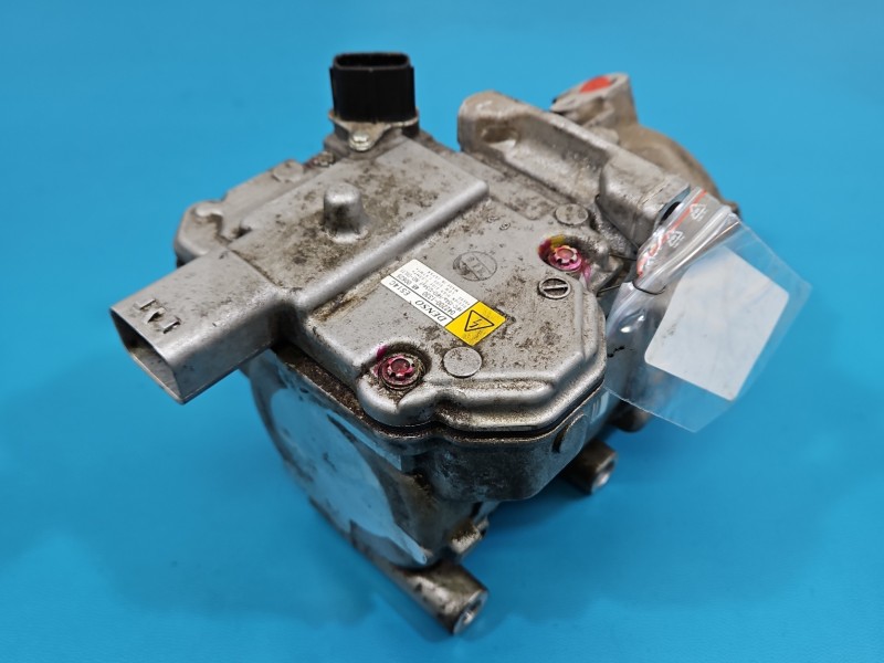 Sprężarka klimatyzacji kompresor 042200-1330 Toyota Auris II 1.8 16V