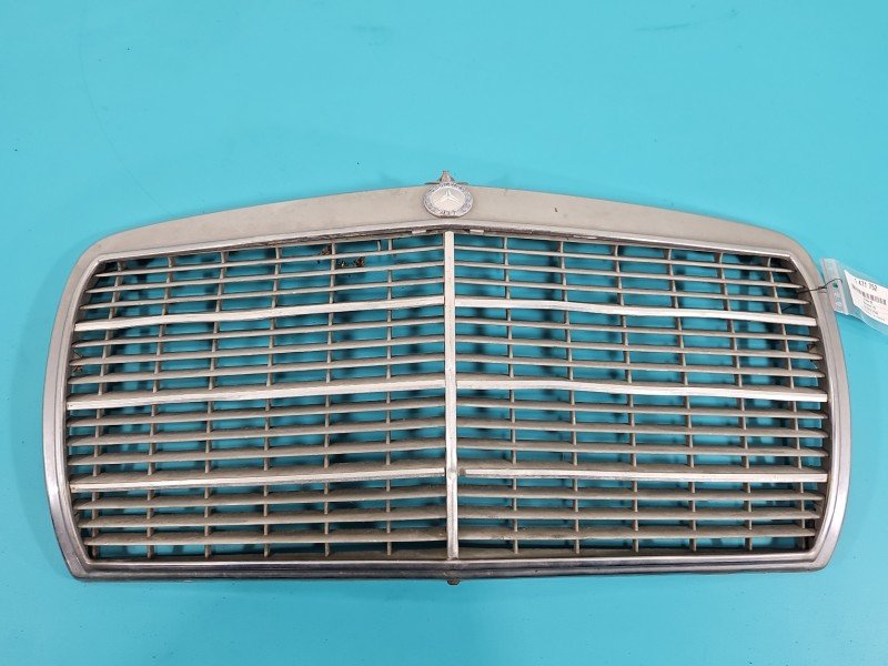 Atrapa grill Mercedes 123 Atrapa grill Mercedes 123