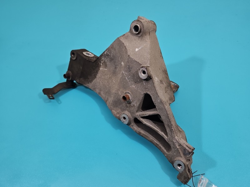 Łapa silnika Fiat Doblo II 51869689 1.4 Tjet (198A4000)