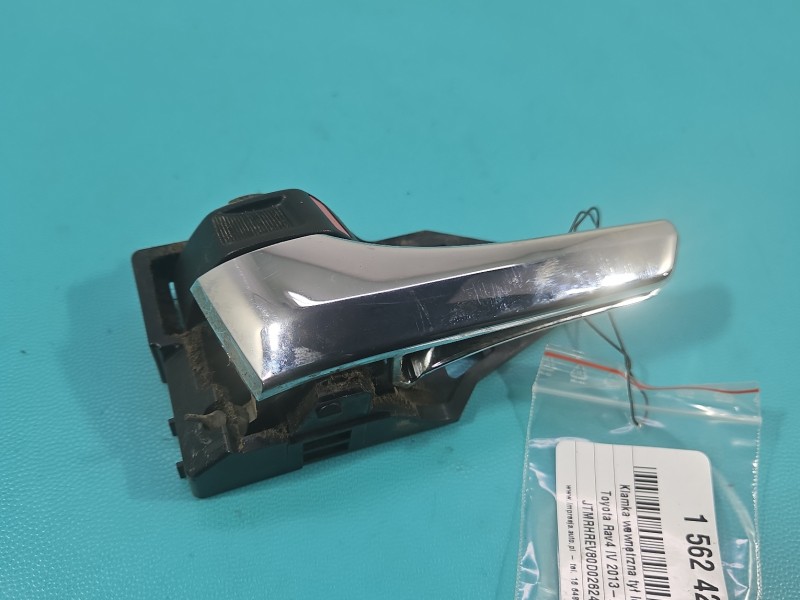 Klamka wewnętrzna tył lewa Toyota Rav4 IV