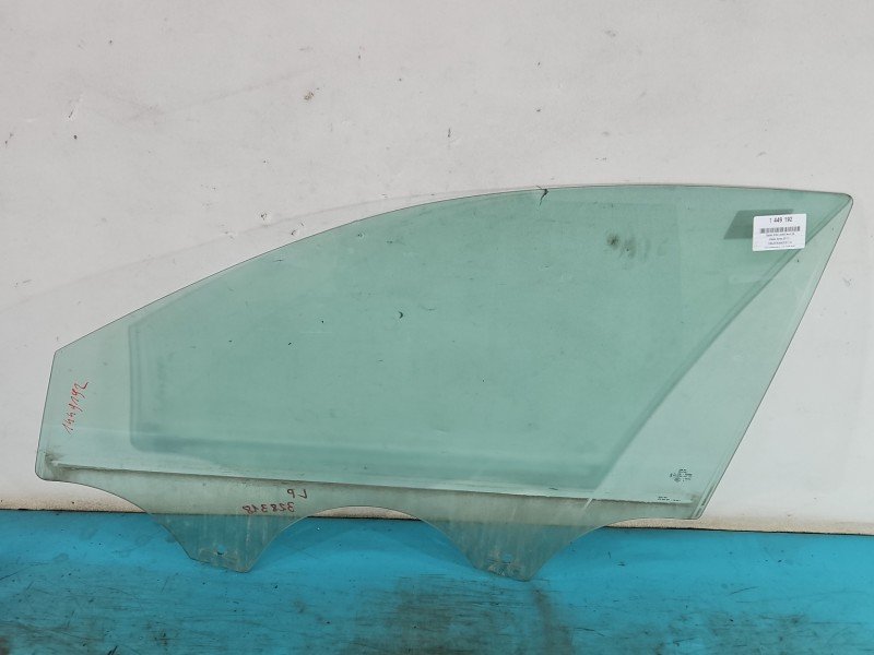 Szyba drzwi przód lewa Skoda Karoq HB