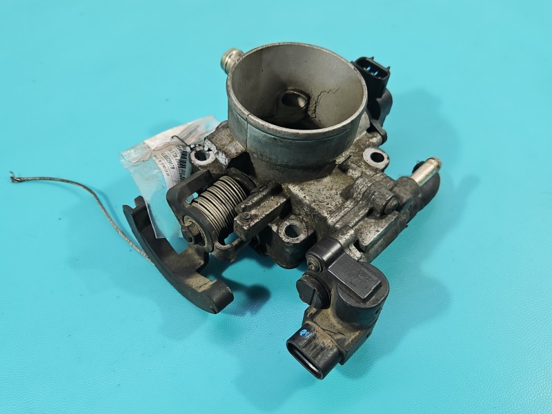 Przepustnica Toyota Avensis II T25 22210-00130, 22270-22061, 89452-20130 1.8 vvti