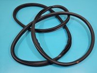 Uszczelka drzwi przód lewa Suzuki Sx4 S-Cross 13-21