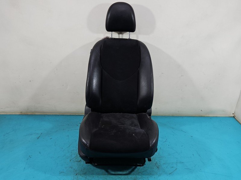 Fotel prawy pasażera Toyota Rav4 III Fotel prawy pasażera Toyota Rav4 III