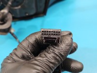 Lusterko prawe AUDI Q5 8R 08- LZ7S EUROPA / LAKIER: LZ7S / 7pin / 08-12 r / Odpryski europa