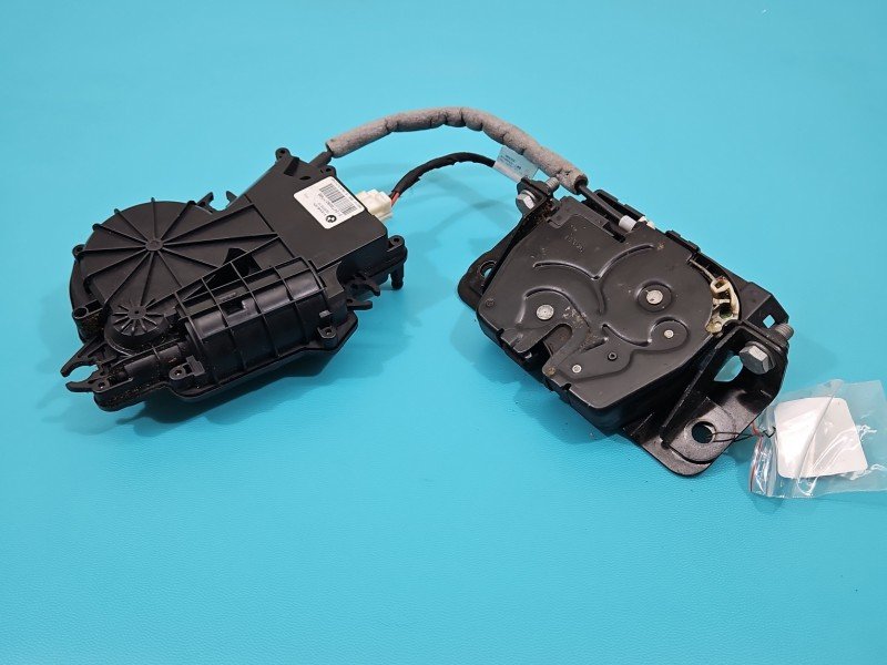 Zamek klapy tył 51247269544-02, 912935-105, 918546-10 Bmw f10 f11 kombi Producent części: BMW, 6PIN Z dociągiem Zamek klapy tył 51247269544-02, 912935-105, 918546-10 Bmw f10 f11 kombi Producent części: BMW, 6PIN Z dociągiem