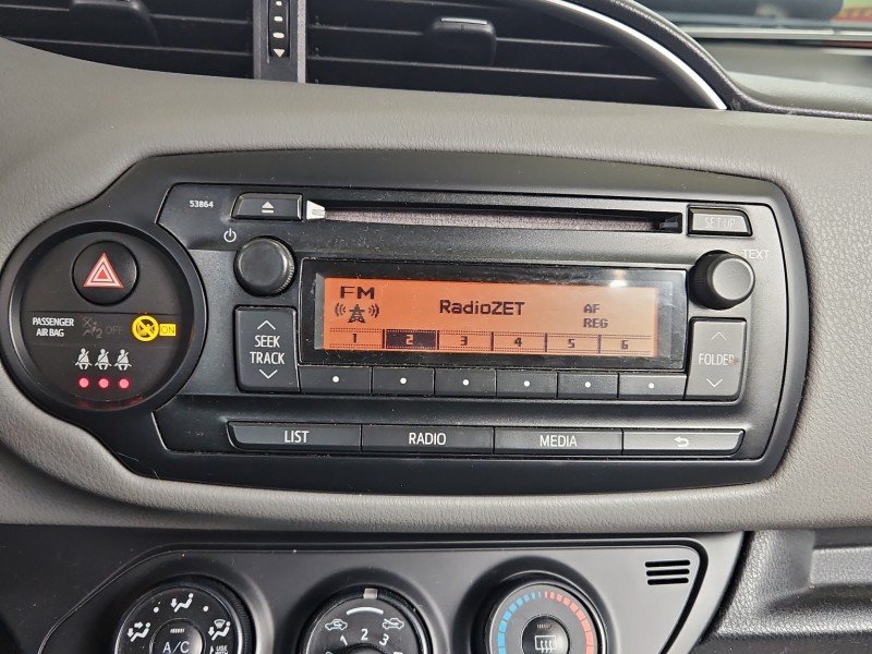 Radio fabryczne Toyota Yaris III 86120-0D640 radioodtwarzacz