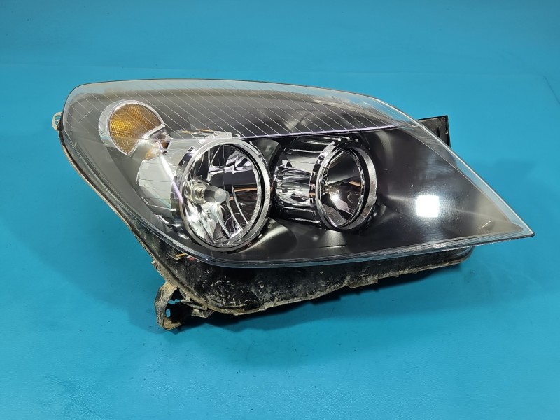 Reflektor prawy lampa przód Opel Astra III H EUROPA