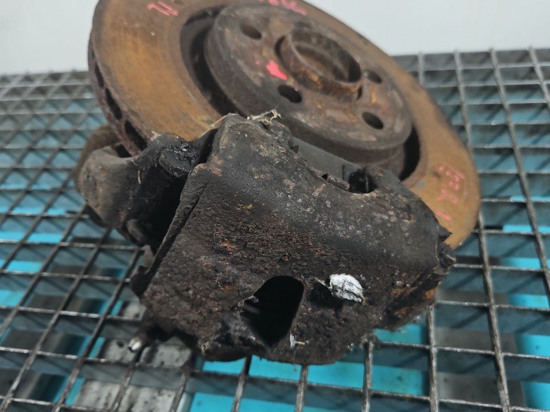 Zacisk przód lewy Skoda Octavia I 1.9 tdi