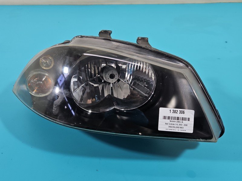 Reflektor prawy lampa przód Seat Cordoba II 6L EUROPA