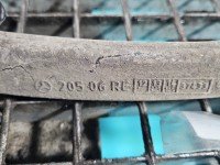 Wahacz przód prawy Mercedes W205 przedni