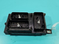 Skrzynka bezpieczników Opel Zafira B 13206754