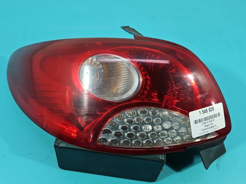 Lampa tył lewa Peugeot 206 HB Peugeot, Uszkodzone mocowanie wkładu , 03-08r, HB EUROPA